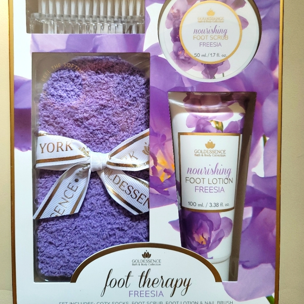 Purple Freesia soft slipper socks/freesia lotion gift packages (Goldessence)